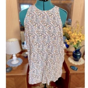 Sleeveless blouse.